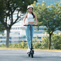 iScooter i10Plus Commuter Electric Scooter product image view 4